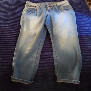 Women's Jennifer Lopez jean capris size 14